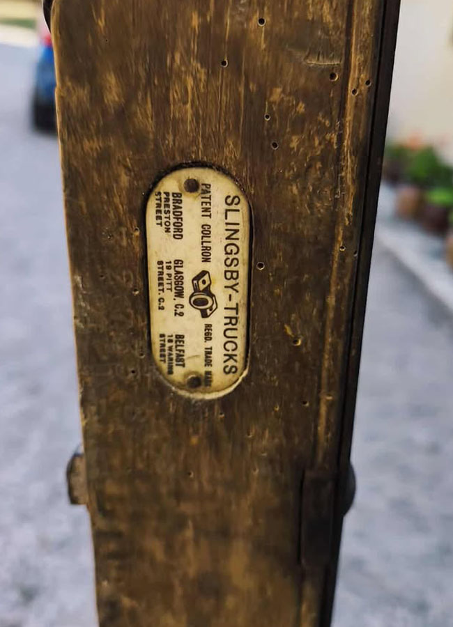 💚 We were thrilled to receive photos of a rare Slingsby sack truck from the 1940s. Huge thanks the kind contributor for sharing this piece of history which features a unique crossbar handle and curved recess.

#IndustrialHeritage #BuiltToLast #HistoricEquipment