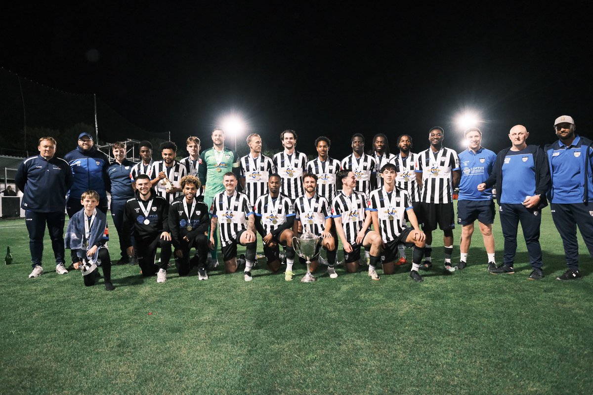 🏆CHAMPIONS OF LONDON 🏆

📸 <a href="/louisrjames/">Louis</a> 

#UpTheGeordies⚫️⚪️