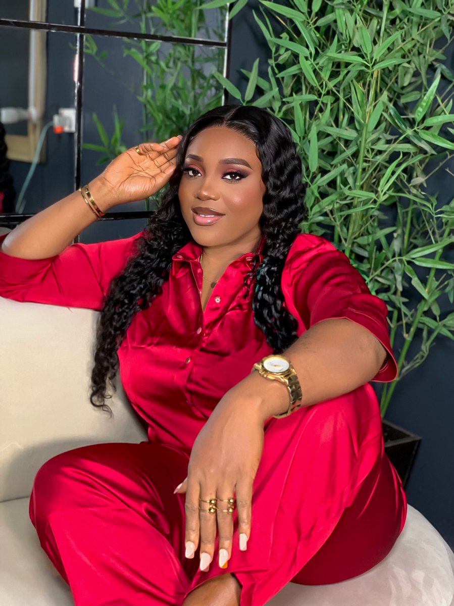 OgeHenry4's tweet photo. Today I just want to thank God for life
No regrets, no complains Just grateful to be alive π―
Happy Birthday to me π π π
#BirthdayGirl #BeautyMeets #davidofan https://t.co/36UC0GPpt2