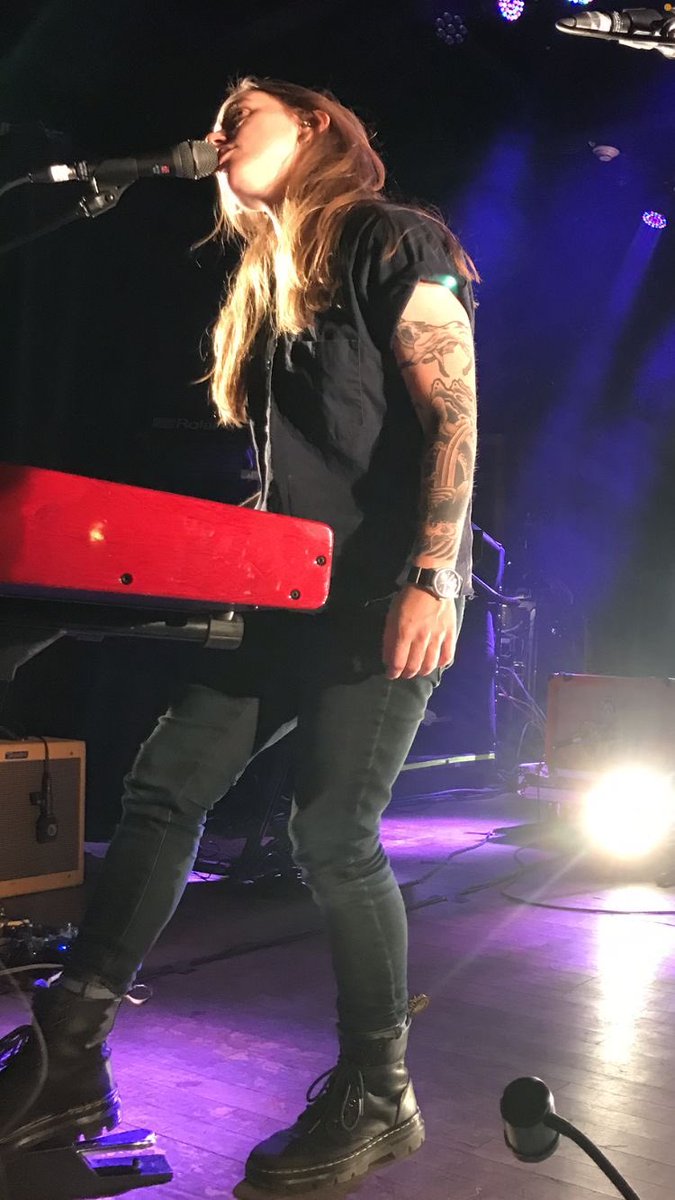 julien baker daily (@julien_daily) on Twitter photo 