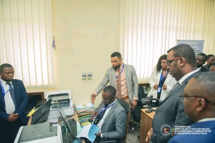 JulioNzazi's tweet photo. En visite de travail ce mardi 19 août 2025 dans les locaux de la Direction de Gestion de la Base de Données Numériques des Ressources Humaines de l’État et du Recensement (#DBDR), le Vice-PM Jean-Pierre LIHAU s’est dit « agréablement satisfait » des avancées https://t.co/Qr8vq6n26P