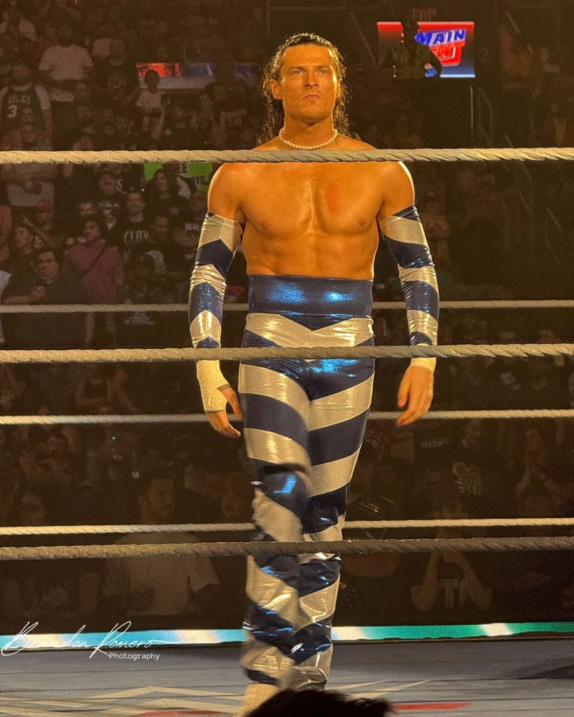 hehimhaunted's tweet photo. LIVING for @KitWilson_PD’s new ring gear 💙🩶! #YesBoy
<c> bjrvisuals_ for the amazing photos https://t.co/rvEMgDVIPA