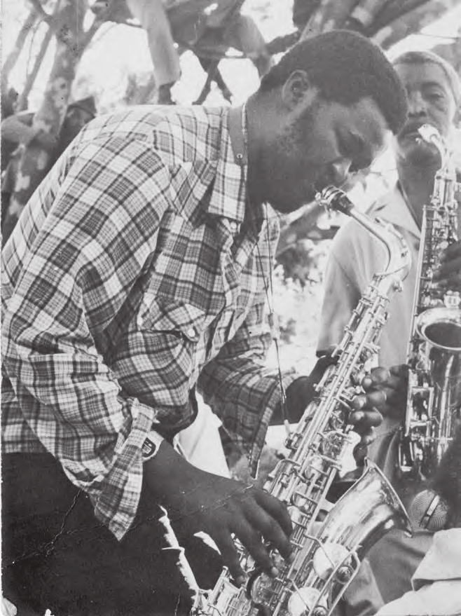 HistorySAZAR's tweet image. Ezra Ngcukana and his father Christopher Columbus Ngcukana playing together.