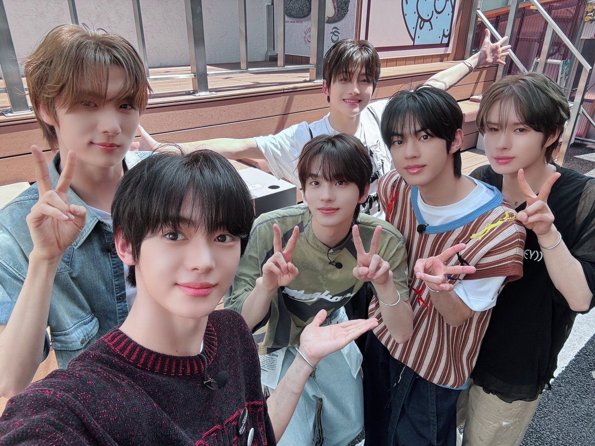 ᅠ
At Night Brunch with TWS, Hanjin hyung was taking some photos. That day, we shared stories, smiles, and the kind of laughter even after the night ends. A reminder that sometimes the best moments are found in simple company and quiet warmth. ✨🌌
ᅠ