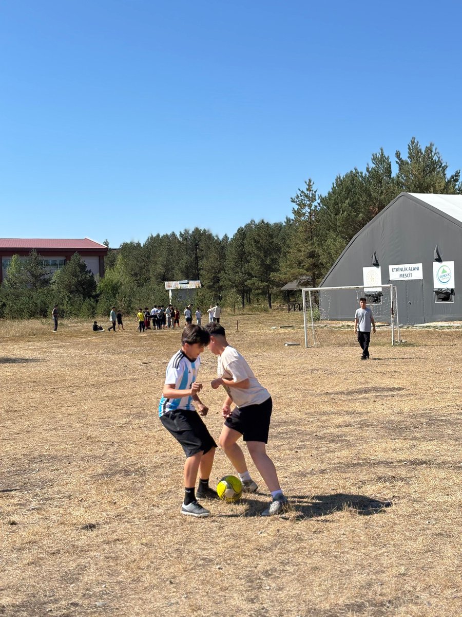 ankortaokullar's tweet photo. 📍 #KastamonuKadıdağKampı
📸 Futbol etkinliğinden görüntüler🌲🔥
#AGD #AnkaraAGD #OrtaokullarKomisyonu #Kamp #Gençlik #Doğa #Kastamonu #Kadıdağ #AGDAnkara https://t.co/uveikfP60O