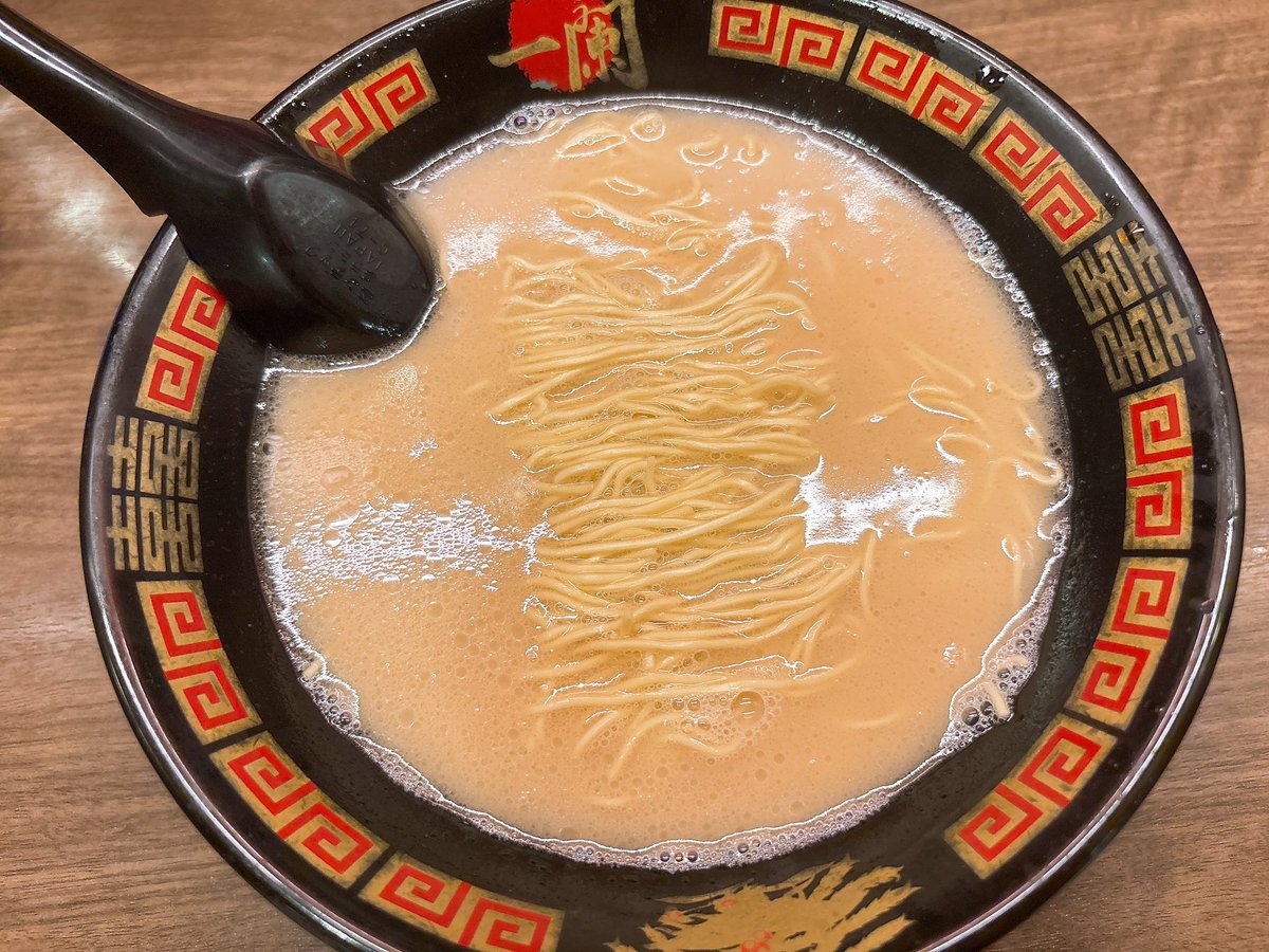 おにゃのことラーメンデートにゃ〜😻