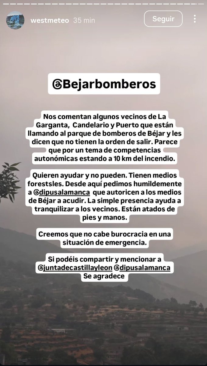 InfuesAvila's tweet photo. #IFJarilla, Cáceres 

En nuestro territorio, Ávila, están trabajando Bulldocer para hacer cortafuegos y que no logré pasar más allá.

Por otra parte, los medios del otro lado de la sierra en @bejar parados en el parque... Gracias @dipusalamanca ... https://t.co/WGXD17Tuys