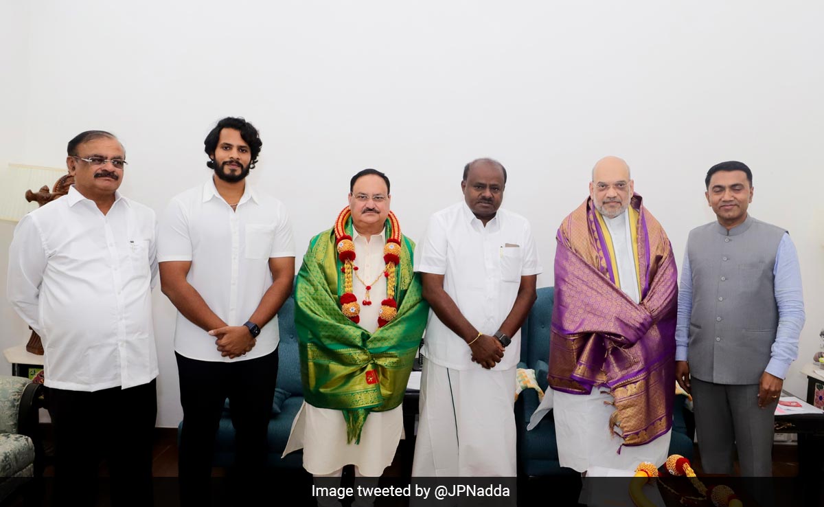 Isak with Newcastle and Liverpool