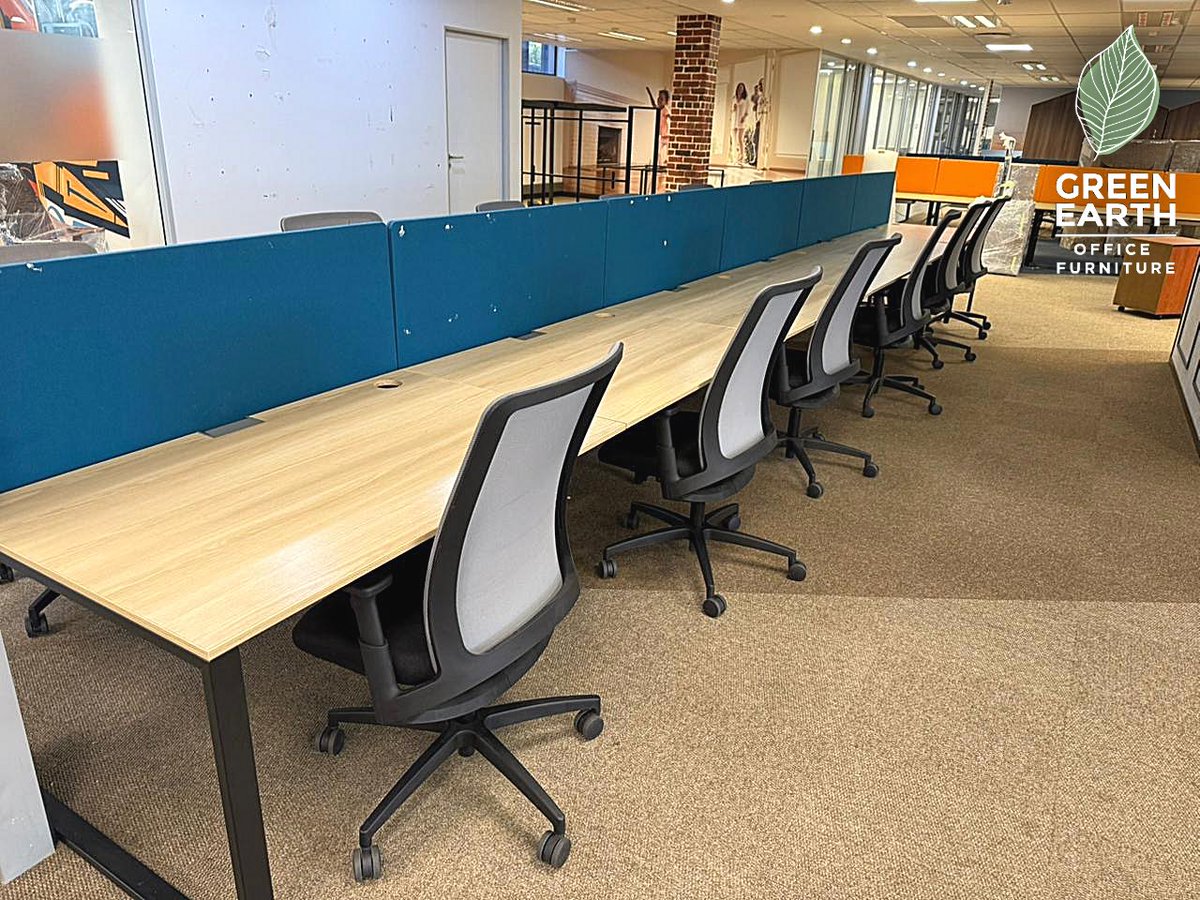 Green_Earth_O_F's tweet image. 🌿 Green Earth Office Furniture 🌿
💻 Cluster Desks | American Ash Oak – Now R2 499 (was R2 750!)

🔥 Sleek oak + black legs
🔥 Dividers &amp;amp; cable inlay included
🔥 60 units in stock 🚚

Upgrade your workspace with style! 🌿
#DeskGoals #WorkSmartLookGood #OfficeGlowUp #ergonomic