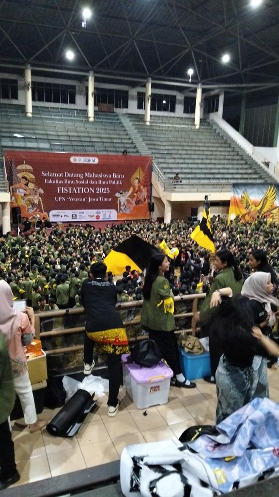 bgusinclair's tweet image. maaf ya cuma sampe tahun depan, gils pecahh