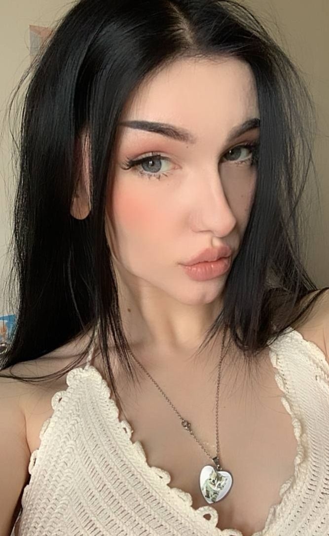 Jeżeli jest ktoś komu czegoś nie wysłałam a dał retweet like follow lub cokolwiek to proszę napiszcie mi w komentarzu a do każdego się odezwę😇💓