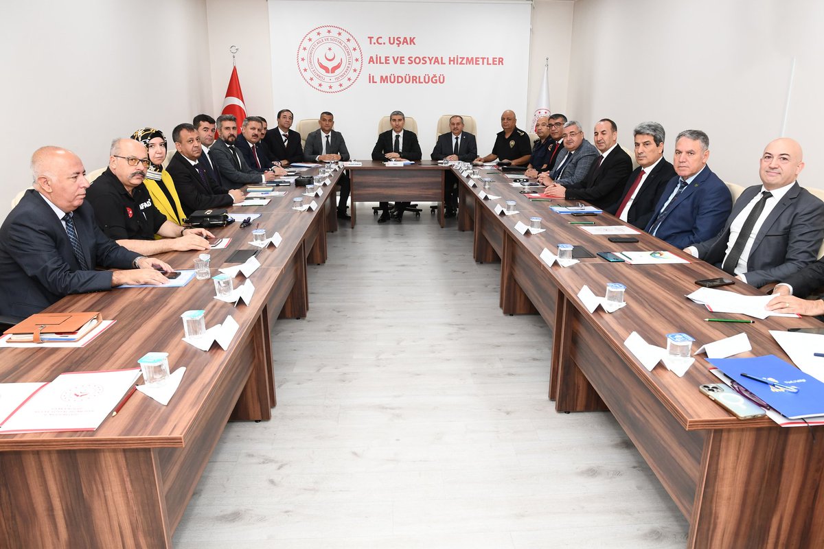 👨‍👩‍👧‍👦 2025 Aile Yılı Vizyonu ile: “Güçlü Aile, Güçlü Toplum”

📌 Ailenin Korunması ve Güçlendirilmesi İl Koordinasyon Kurulu Toplantısı, Valimiz Dr. Naci Aktaş başkanlığında gerçekleştirildi.  

Toplantıda; aile yapısının korunması, güçlendirilmesi ve toplumsal değerlerin kuşaktan