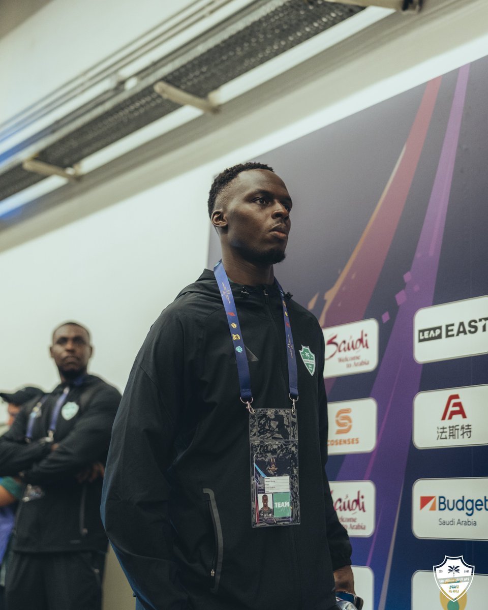 MnbrAlahlisa's tweet photo. المدرب والقائد 🧠©️💚 https://t.co/pNIZ9B9120
