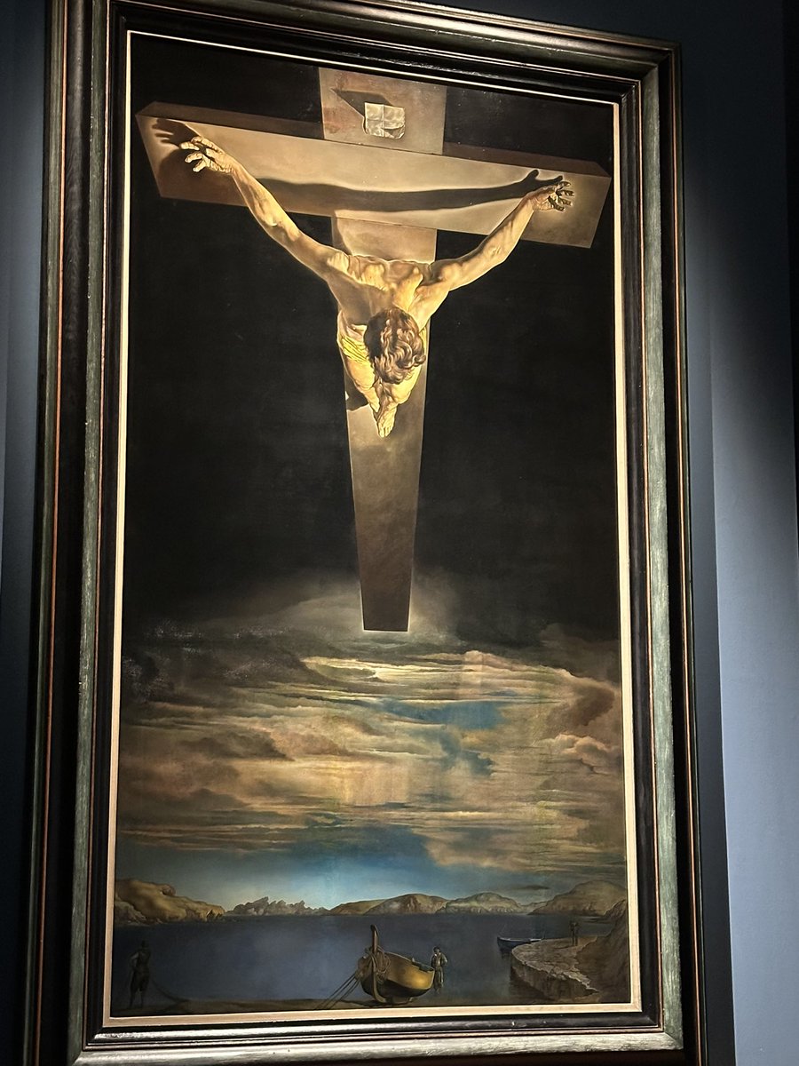 Dalí tiene obras que son tomaduras de pelo, pero también tiene esta que sobrecoge el alma. En Glasgow.