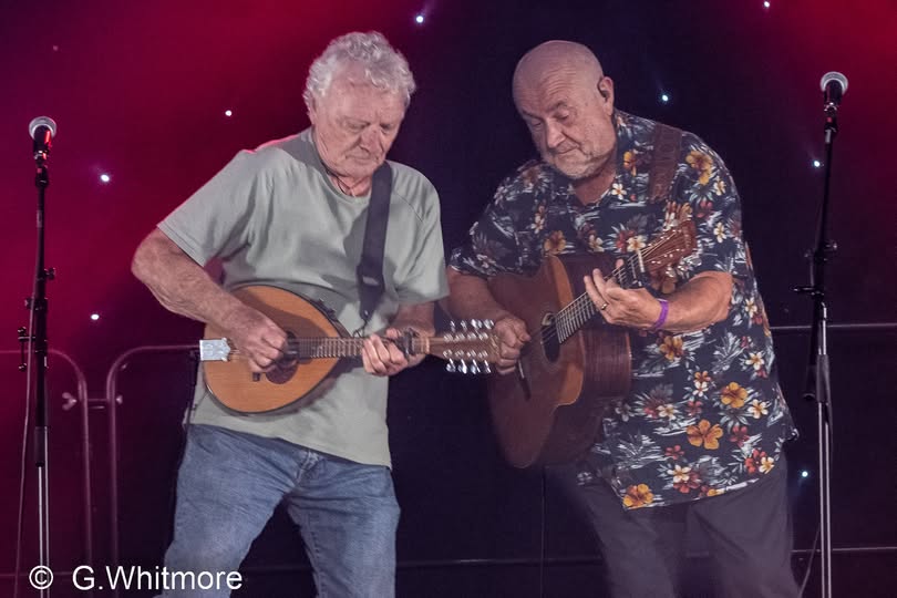 A year ago, these two were 'at it' , on tour. As fortune would have it, they are again, starting 16th October, in Blyth. They'll probably wear fresh claes (Thx, Bob) , mind you... <a href="/bobfoxmusic/">Bob Fox</a> <a href="/Lindisfarnbilly/">Billy Mitchell</a>  Thanks for the pic, G.Whitmore. <a href="/faircropfest/">Faircropfest</a>