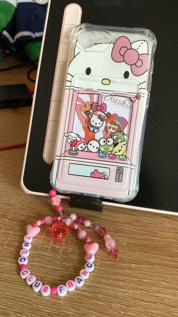 Jax X Pomni background case! Art by ??? (Pinterest) thanks for