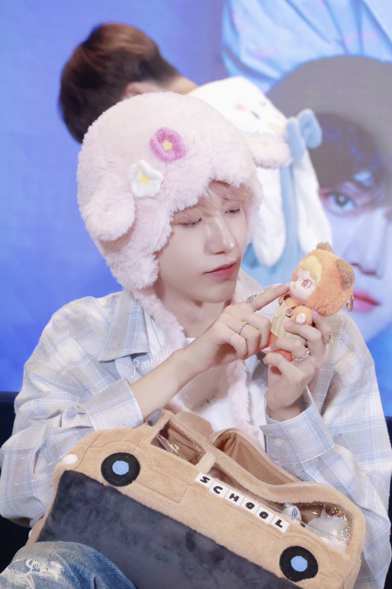 Pinkiziii tweet media