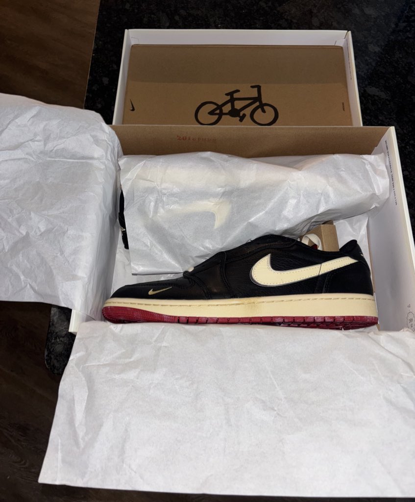 Highly_Spoken's tweet photo. The Pack Came in #Nigelsylvester #BetterwithTime #Bikes https://t.co/Yr9CeD9Pr5