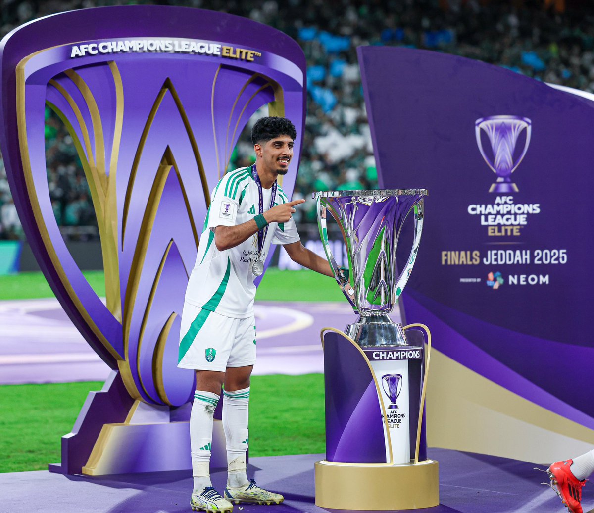 Rabanalsafena's tweet photo. 🚨 "زياد الجهني" خارج قائمة #الأهلي في نصف نهائي كأس السوبر أمام القادسية؛ بسبب وعكة صحية منعته عن التواجد مع الفريق ❌ https://t.co/g5PHcoEDnZ