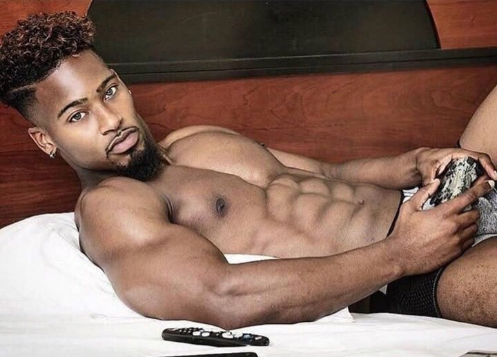 matureluv1's tweet photo. Game controller in my hands… but my eyes say I’m playing something else 👀🔥
#BedroomVibes #SeductiveEnergy #LateNightMood #RoyalLounge https://t.co/l0IcUpsojG