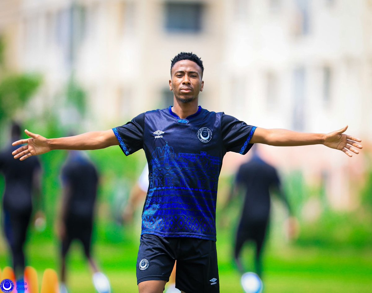 AlHilalSC_'s tweet photo. ⛅🌙🏃

#فخر_السودان | #Forza_Hilal | #AlHilal https://t.co/ktJsZh0R2C