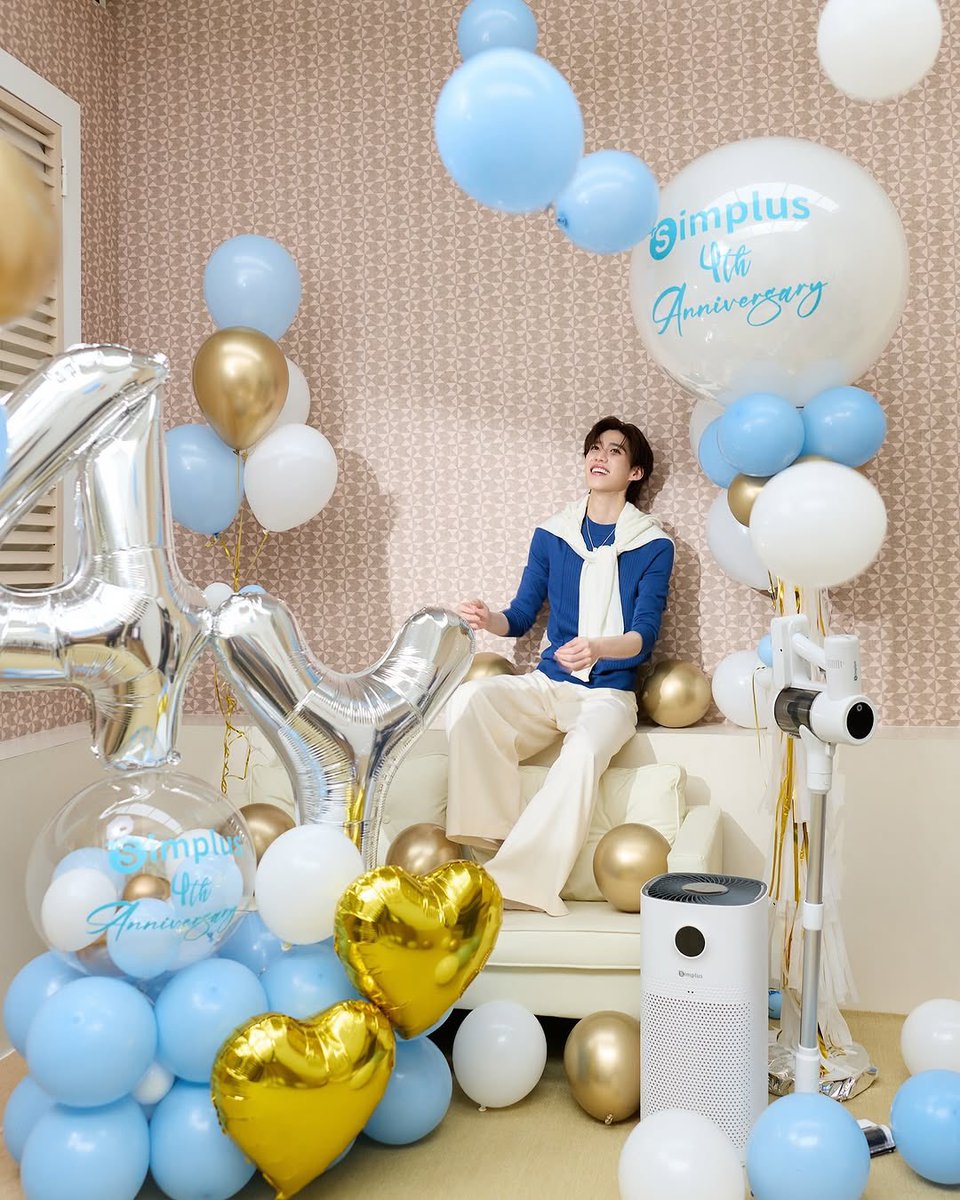 LovelyForPPKrit's tweet photo. Happy 4th Anniversary Simplus 🎂✨
ดีใจที่ได้เป็นส่วนหนึ่งของครอบครัว Simplus นะครับ 💙
น้องพีพีกับ Simplus น่ารักมากคับ @SimplusTh 🤍
#Simplus4Years4You #SimplusClub #GrowTogether #Deals4Real #SimplusTH #SimplusxPPkrit #Liveyounglivebeautiful
#PPKritt #พีพีกฤษฏ์ https://t.co/9KRdmecHmT