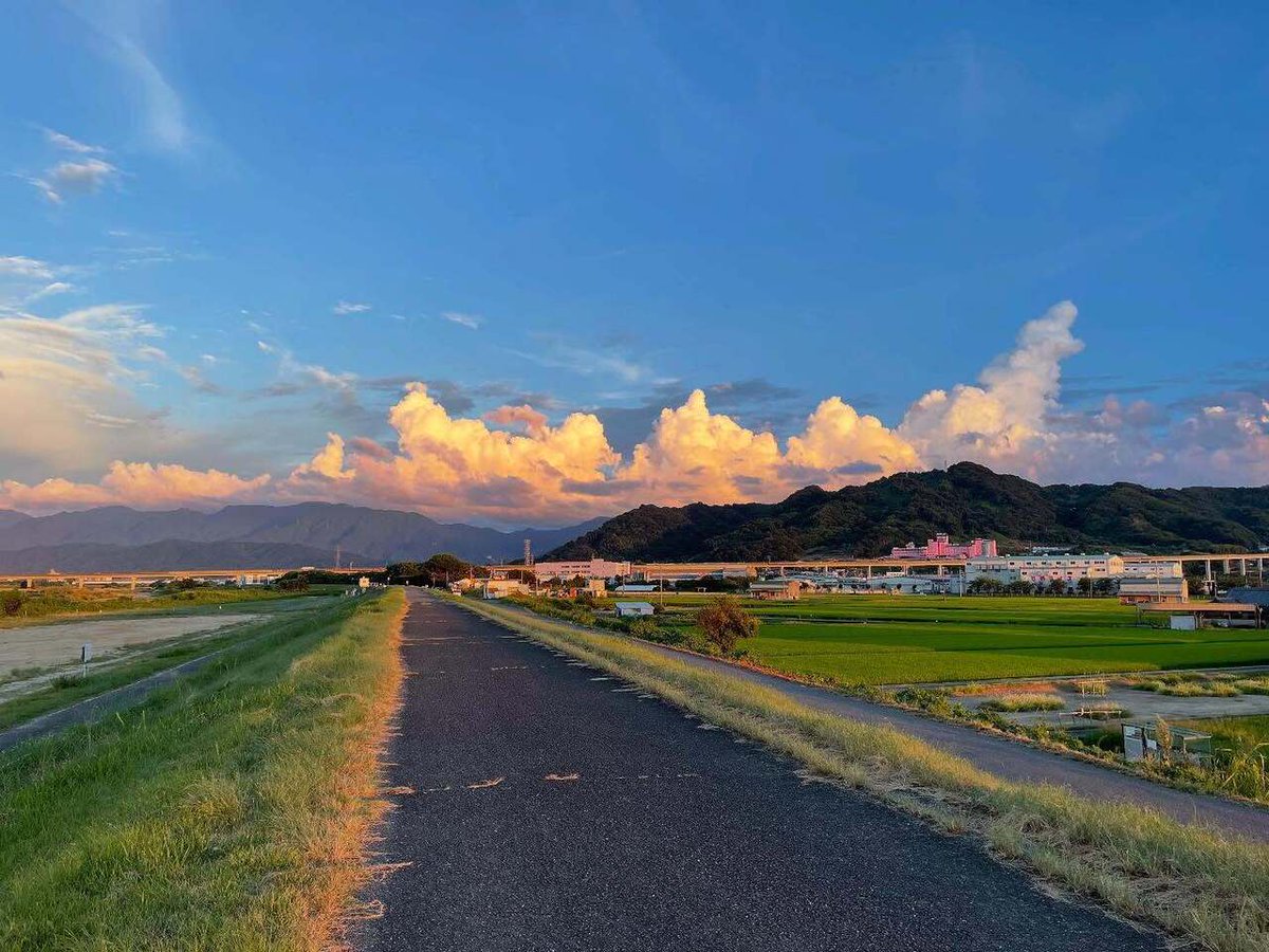 今日の #空 #isg
instagr.am/p/DNkyXQ9zpcJ/