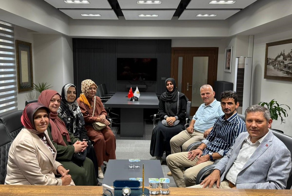 Ümmü Gülşen Öztürk (@drummugulsen) on Twitter photo Sorumlu ilçem Beykoz’dayız.
İlçe Başkanlığımızı ziyaret ederek, saha çalışmalarımız öncesinde İlçe Başkanımız <a href="/akozkanaydugan/">Özkan Ayduğan</a> ve davamızın yükünü omuzlayan, gönlünü ortaya koyan kıymetli teşkilatımızla bir araya geldik.
Rabbim birlik ve beraberliğimizi daim eylesin. Sorumlu ilçem Beykoz’dayız.
İlçe Başkanlığımızı ziyaret ederek, saha çalışmalarımız öncesinde İlçe Başkanımız <a href="/akozkanaydugan/">Özkan Ayduğan</a> ve davamızın yükünü omuzlayan, gönlünü ortaya koyan kıymetli teşkilatımızla bir araya geldik.
Rabbim birlik ve beraberliğimizi daim eylesin.