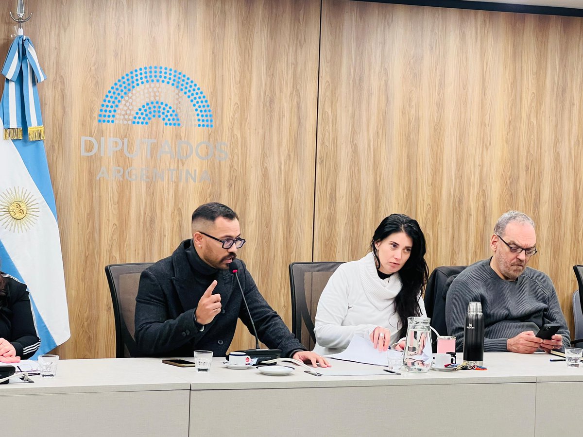 Gracias <a href="/ajmechet/">Sabrina Ajmechet</a> por permitirnos el privilegio de contar con un espacio de expresión en la honorable comisión de DDHH del congreso #argentino , gracias por acompañarnos en nuestra lucha y ayudarnos a visibilizar todo lo que sucede en #Venezuela .