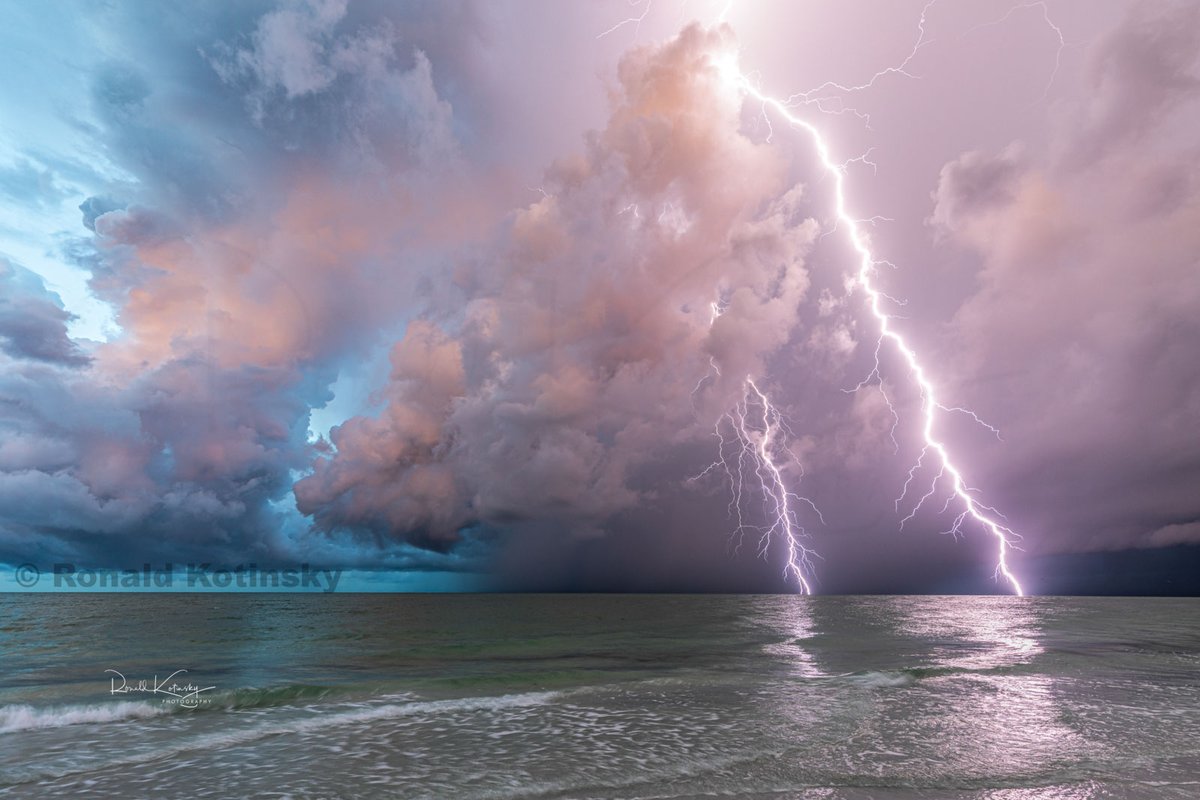 rkotinsky's tweet photo. Siesta Key Storming in the Morning  2 
August of 2020
-
5 years later and this is still my best morning storm ever. 
-
#rkotinsky #lotsmore #lightning #storms #thunder #siestakey @stormhour https://t.co/Iee68bqSCL