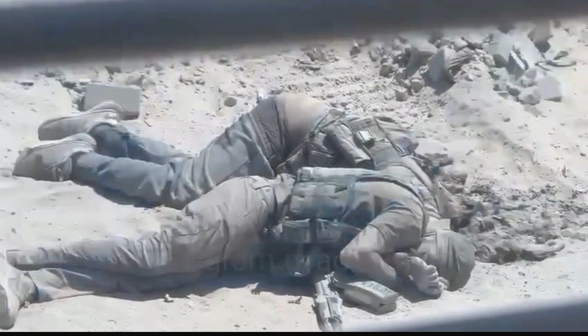 (لا يجتمعُ غبارٌ في سبيلِ اللَّهِ ودُخانُ جَهَنَّمَ في جوفِ عبدٍ أبدًا) - صدق رسول الله

اللهم في عليائك، اللهم تقبلهم وأحشرنا معهم