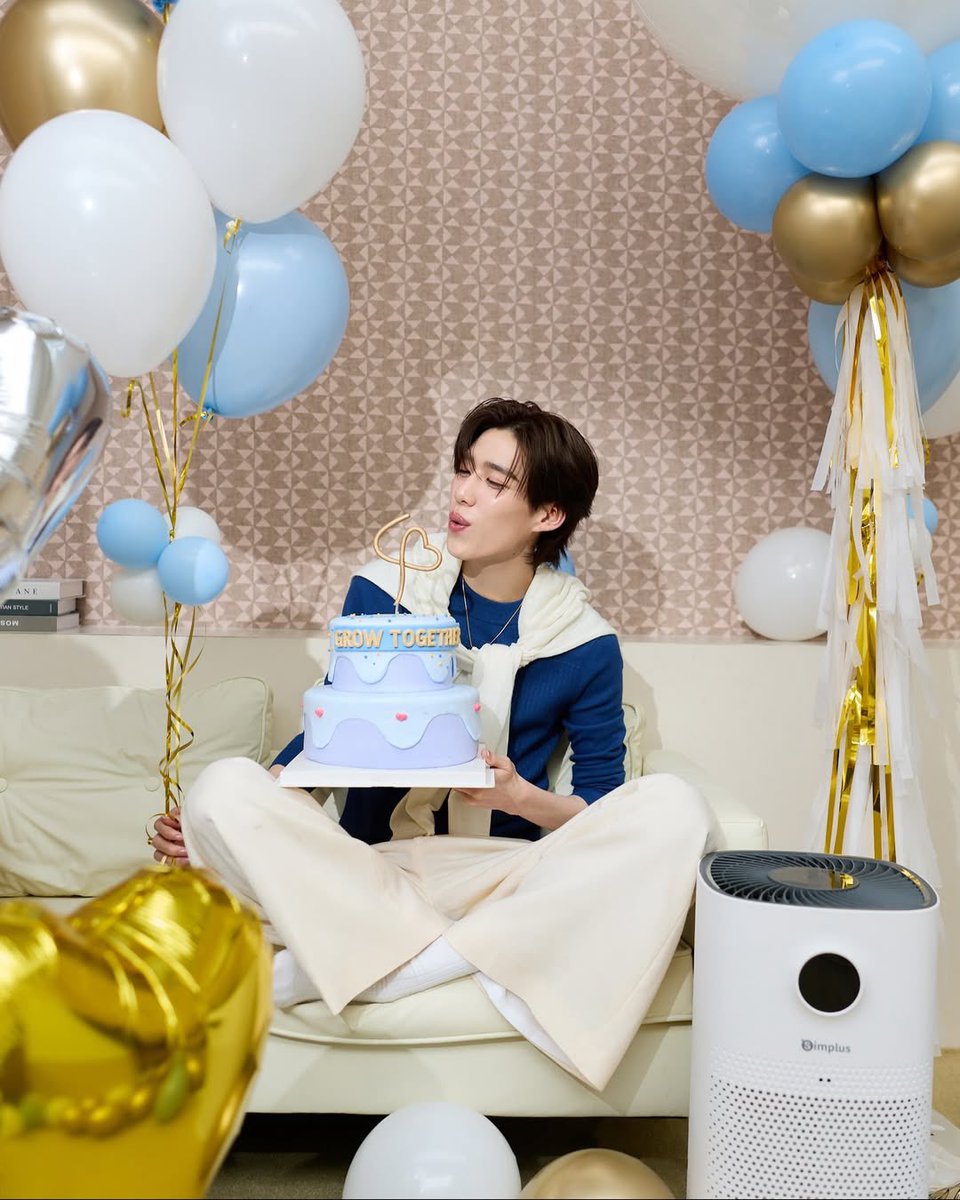 PPKRITT_DAILY's tweet photo. [IG] — pp.kritt
20.08.25

Happy 4th Anniversary Simplus 🎂✨
ดีใจที่ได้เป็นส่วนหนึ่งของครอบครัว Simplus นะครับ 💙

#Simplus4Years4You #SimplusClub
#GrowTogether #Deals4Real 
#SimplusTH #SimplusxPPKrit
#Liveyounglivebeautiful
#PPKritt #พีพีกฤษฏ์ https://t.co/yjBnkcy0gn