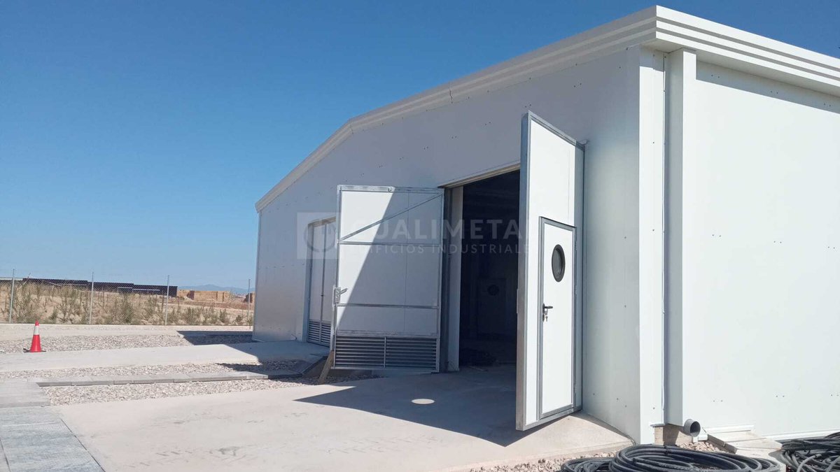 Obra finalizada en Moraleja de Enmedio (Madrid)📍

Nave metálica a medida, con una superficie aproximada de 600m2.

#navesindustriales #navesmetálicas #hangares #galpones #steelbuildings #prefabricatedbuildings #bâtimentsindustriels #moralejadeenmedio #madrid🇪🇸