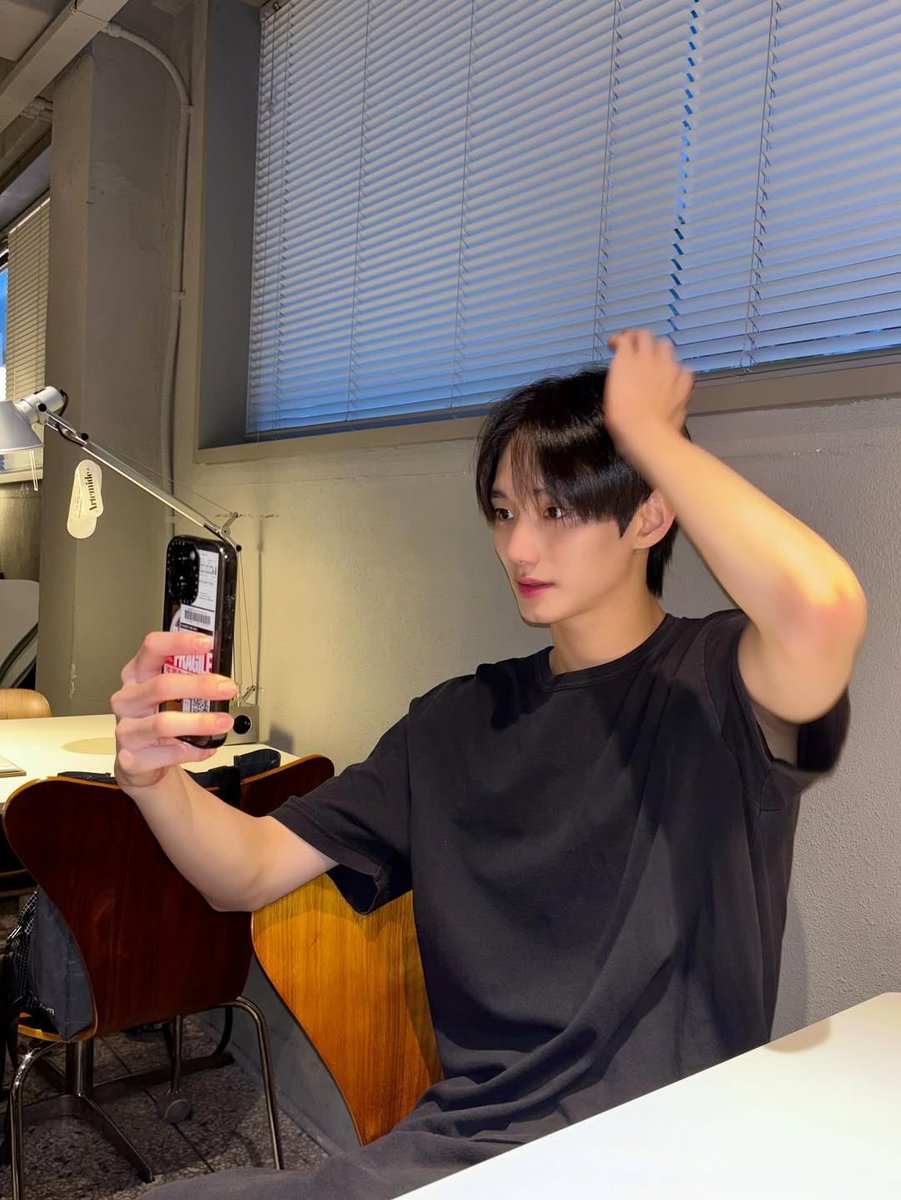 bini7O1_'s tweet photo. 250820 빈이 인스타 게시물
🫗

#ATBO #원빈 https://t.co/kc9690bSOY