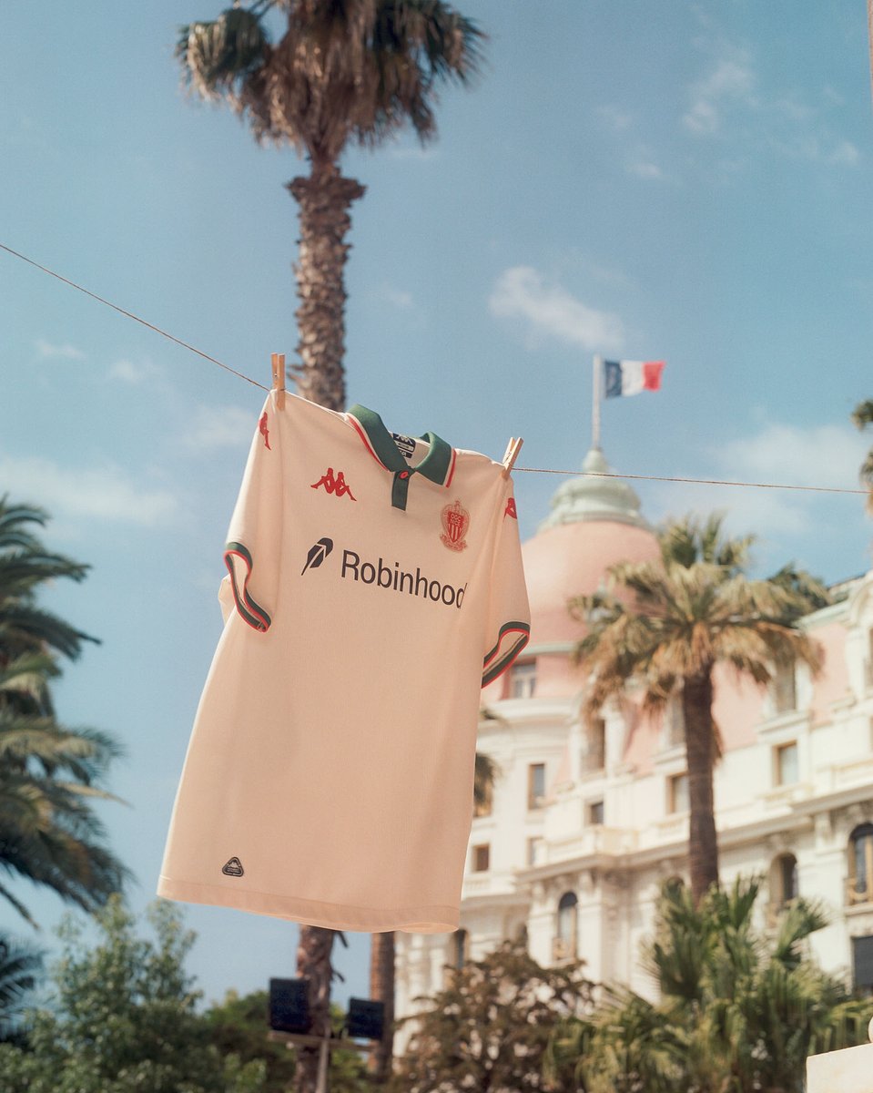 🇫🇷 OGC Nice 25/26 away kit x Kappa

Another beauty from the French side.

The new shirt channels the whites of the Old City, with some terracotta from the façades and the green of the window shutters.

How do you rate it?
