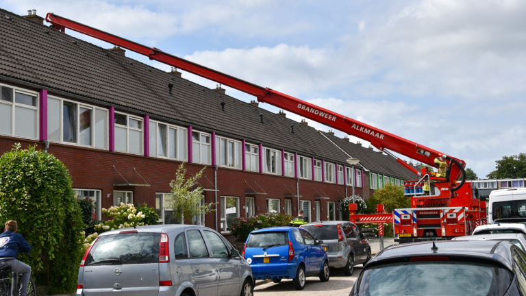 Brandweer voorkomt erger bij brand in spouwmuur woning
