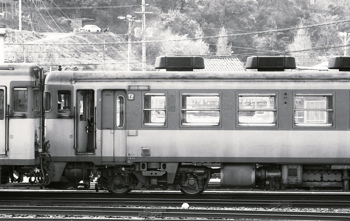 電車検修便覧 大阪鉄道管理局　昭和61年３月　書込み有　端折れ有 c61にもあまり知られていないいろいろな話があった。 - 本棚の