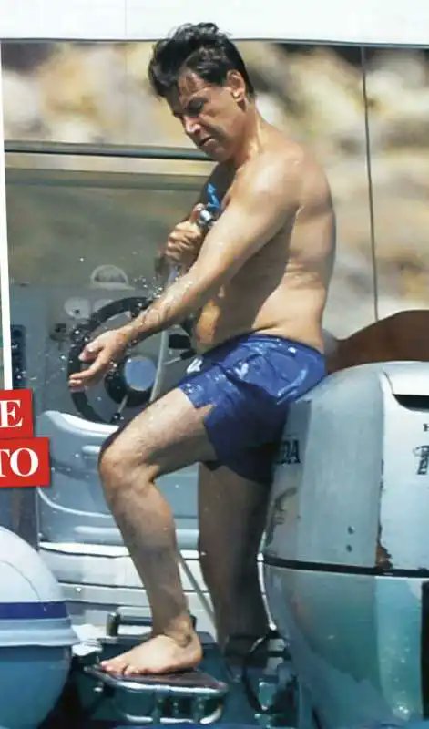 FaniSimonu34434's tweet photo. @gladiatoremassi PENSIAMO CHE TU DEVI ANDARE A FARE UN C....,PERCHÉ SE FOSSE STATO IL TUO FALSO #AZZECCAGARBUGLI (IN QUALSIASI SPIAGGIA), LO AVRESTI OSANNATO,
MA ESSENDO IL GEN #VANNACCI, CHE VI TERRORIZZA, TI APPELLI ALLA MORALE E ALLA DECENZA. #IPOCRITA, VERGOGNATI !
MA...(SOTTO) SEI SERVITO ! https://t.co/aETxvRJvd9
