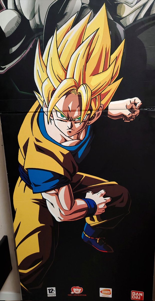 BS4352DBZ's tweet image. PLV promotionnel pour la sortie du jeu vidéo #DragonBallZ 🐉Burst Limit !  sur PlayStation 3 &amp;amp; Xbox 360 🎮  chez #Micromania en Juin 2008