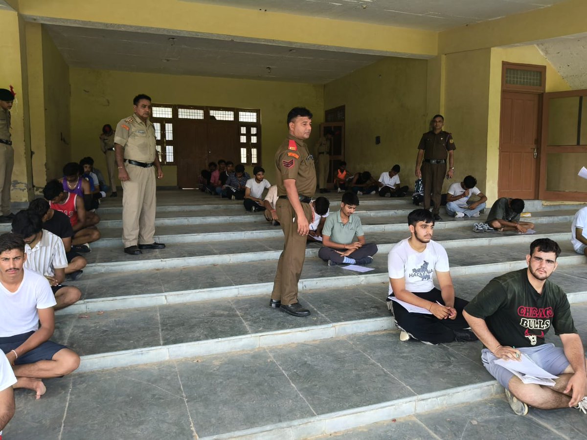 bn_hisar's tweet image. Unit progressing NCC Enrollment for SD.! New Cadets joining NCC, learning Discipline, Leadership &amp;amp; Patriotism. Building Future Leaders..!
Jai Hind 🇮🇳
#NCC #Enrollment