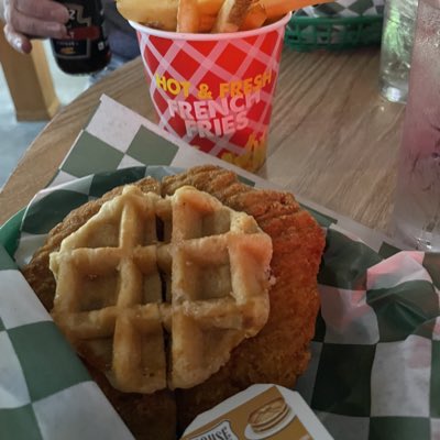 Frenchmanspub-richfield tweet media
