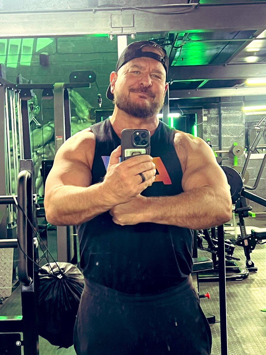 DocSampson13's tweet image. Thanks for the Glasgow hospitality and hosting @aew pre-pump Glasgow show 💪🏼 @OVOHydro @muscle_lab_gym on IG   When in Glasgow, check this gym out!
