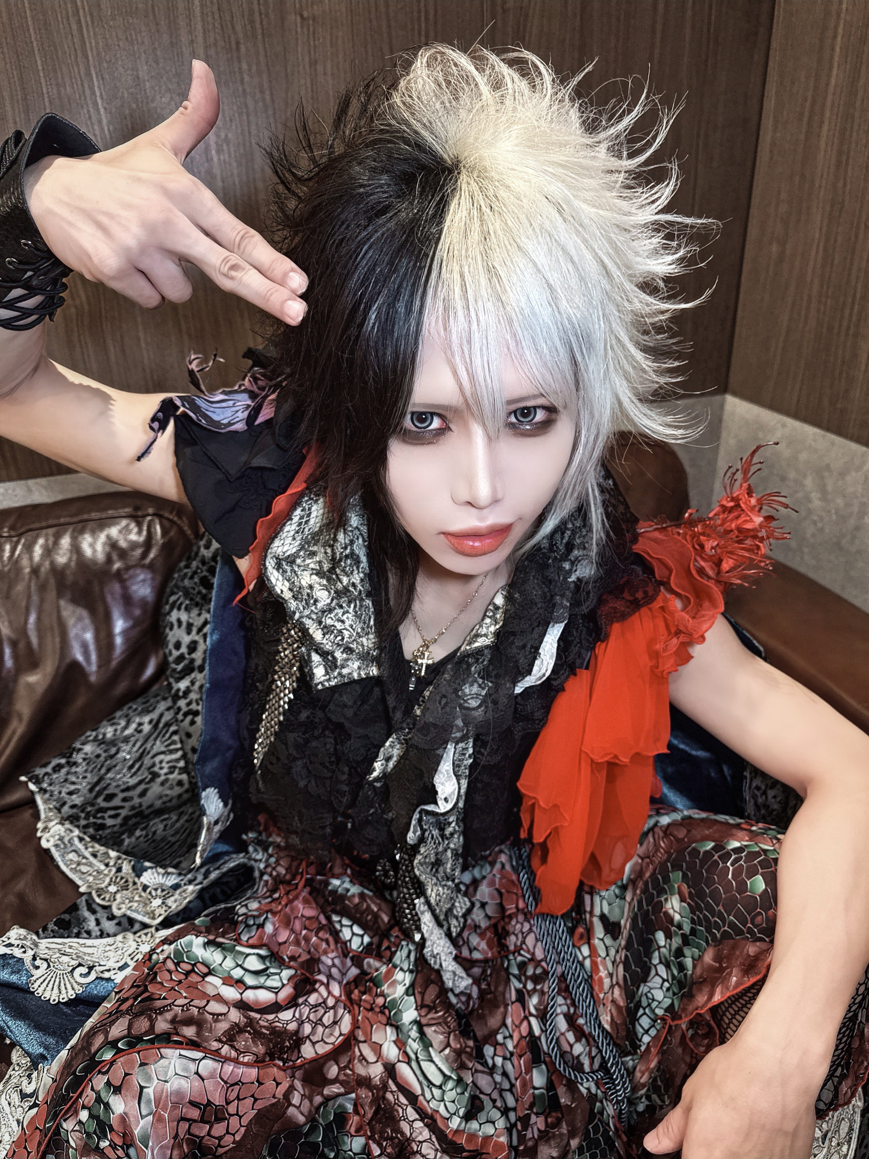 【ペコりん】 Peco(ぺこ)🐍🎸💮 (@peco_box) / X