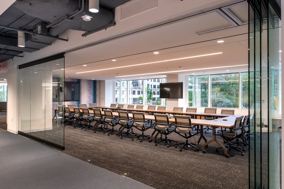 Small detail. Big impact.
Even a wall track can define a Class A space, because polish lives in the details.
#PerisPrepared #OfficeRenovation #ClassAOffice #Peris