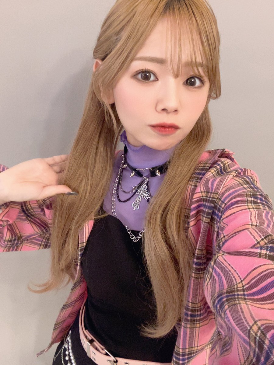 tomo様 AXIZ 2023AW_ホログラム缶バッジ／Takakou