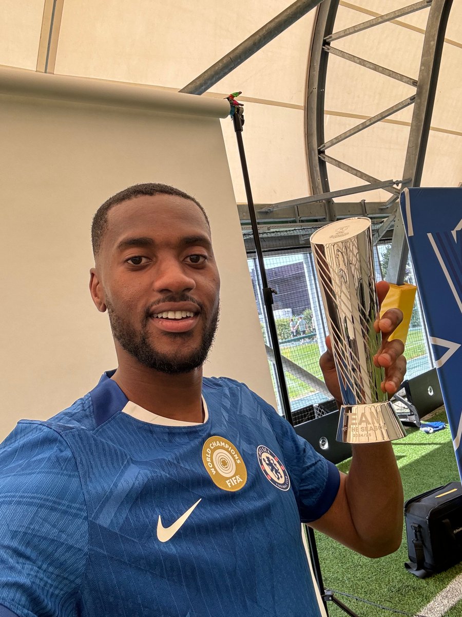 UEFA Conference League (@conf_league) on Twitter photo ๐คณ๐ป Tosin Adarabioyo receives his 2024/25 Team of the Season trophy ๐
#UECL | <a href="/ChelseaFC/">Chelsea FC</a> ๐คณ๐ป Tosin Adarabioyo receives his 2024/25 Team of the Season trophy ๐
#UECL | <a href="/ChelseaFC/">Chelsea FC</a>