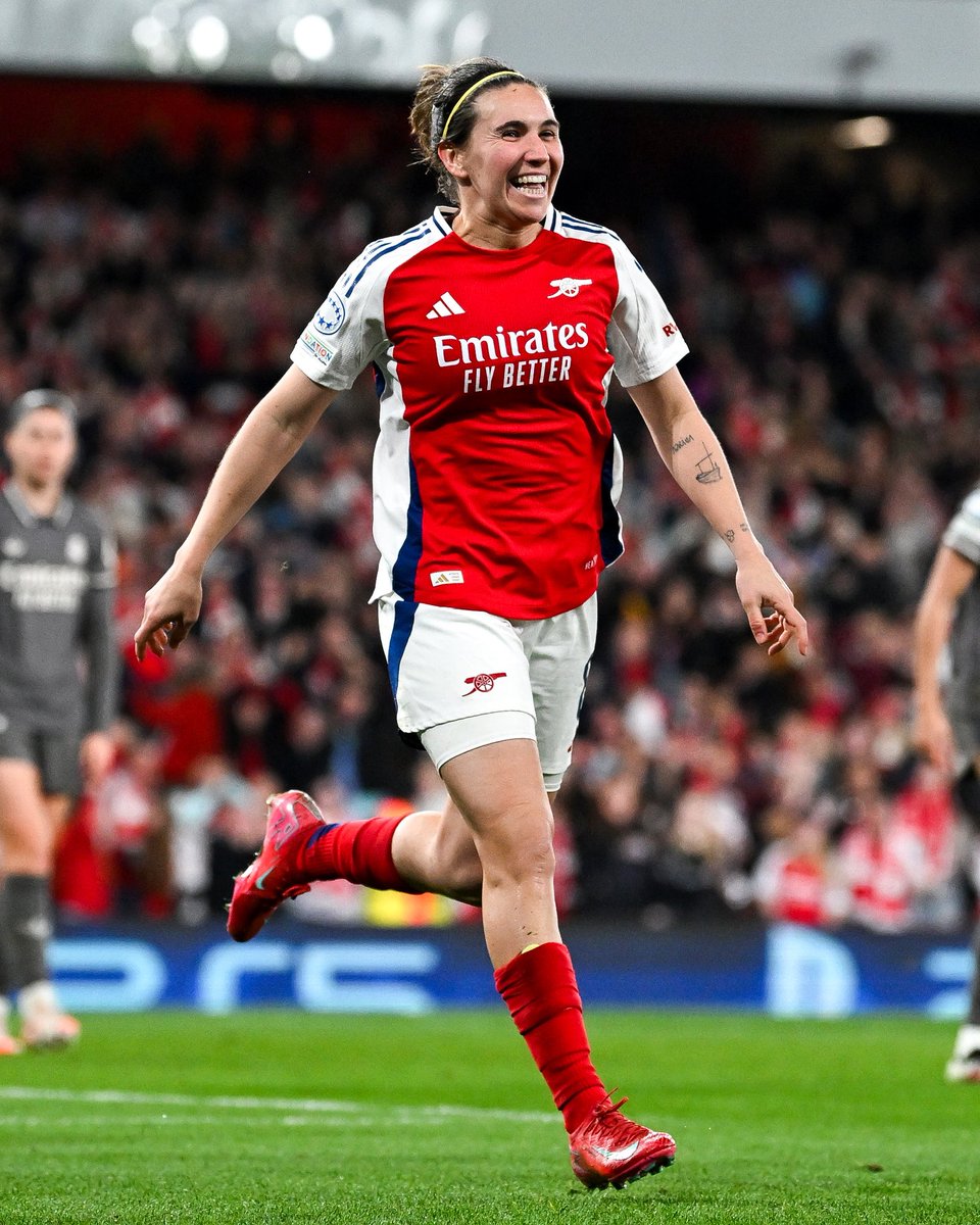 🇪🇸Congratulations to <a href="/mariona8co/">Mariona Caldentey</a> on being named Player of the Season in England! 👏⚽️

⚽️In her first year with <a href="/ArsenalWFC/">Arsenal Women</a>, the Spanish international scored 18 goals, provided 9 assists &amp; lifted the Champions League trophy.🏆

What a season! 🔥

📸 <a href="/brfootball/">B/R Football</a>