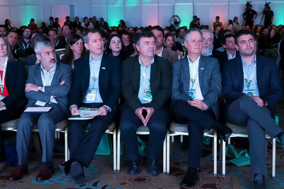 Estamos muy contentos de participar en el Congreso Nacional de Semillas 🌱. La industria semillera chilena tiene alcance mundial y sigue entregando buenas noticias: crecimiento en papa, hortalizas y legumbres.

Agradecemos a <a href="/anpros/">Semillas de Chile 🌱</a> por relevar el trabajo conjunto con nuestro