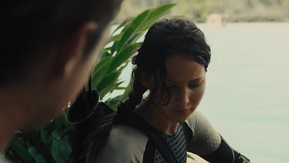 thngergames's tweet image. meu império romano é a cara de satisfação do peeta depois de dar uma pérola para a katniss