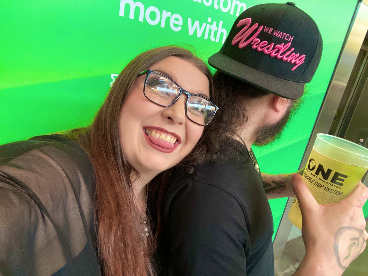 A wee night at the RASSLIN’!!!

🤟😘

#AEW #AEWDynamite #AEWCollision #AEWGlasgow #WeWatchWrestling